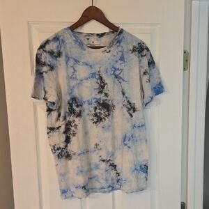 American Eagle Outfitters Blue and Black Tee